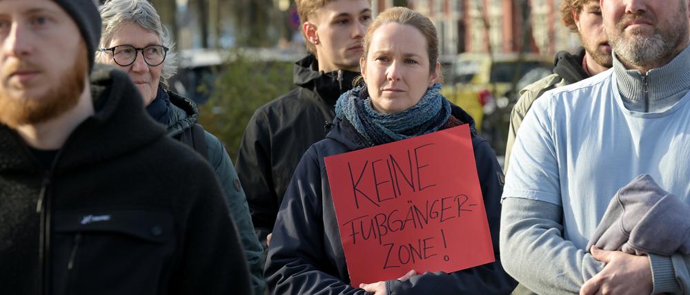Protest beim Spaziergang durch die Mittelstraße.