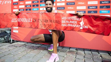Amanal Petros lief als erster Deutscher einen Halbmarathon unter einer Stunde.