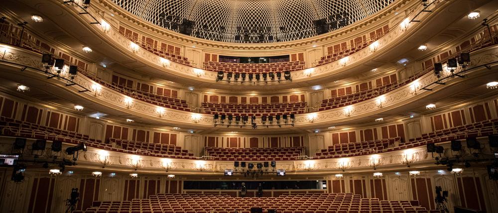 Der Saal der Staatsoper Unter den Linden: Auch hier gibt das Land viel Geld dazu.