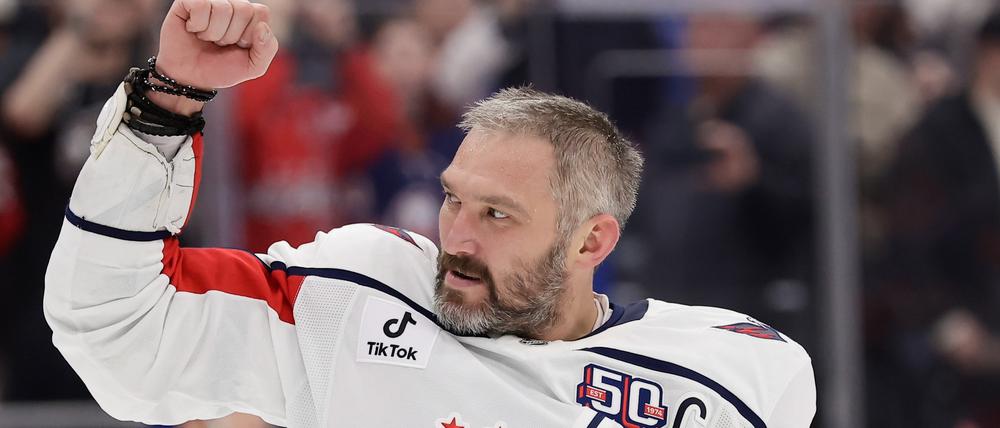 Alex Owetschkin von den Washington Capitals jubelt nach seinem 895. Karrieretor.