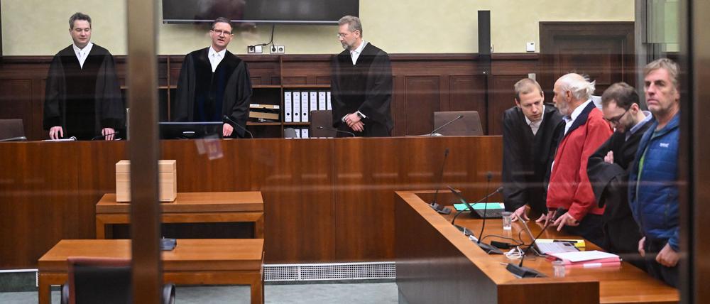 Der Vorsitzende Richter Gregor Herb (M) schlug eine sogenannte Verständigung zwischen den Prozessbeteiligten vor. (Archivbild)