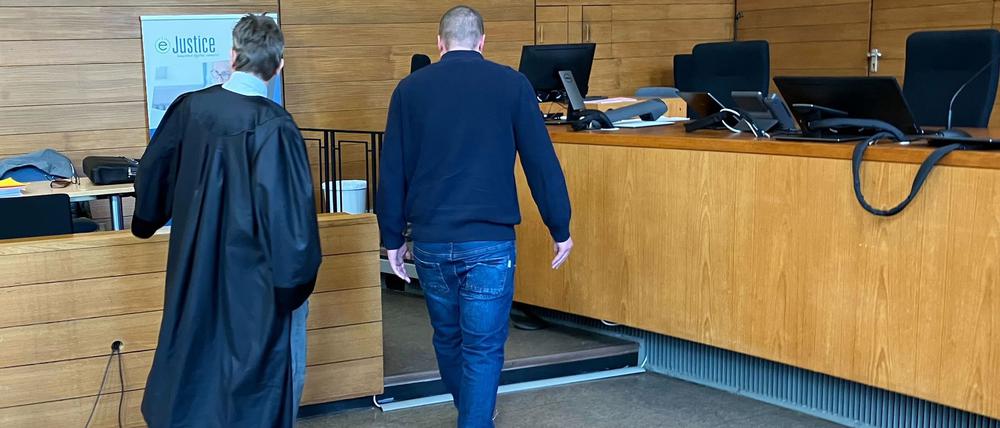 Ein 32-Jähriger soll wegen Totschlags an seinem Vater in der Psychiatrie untergebracht werden. (Archivbild)