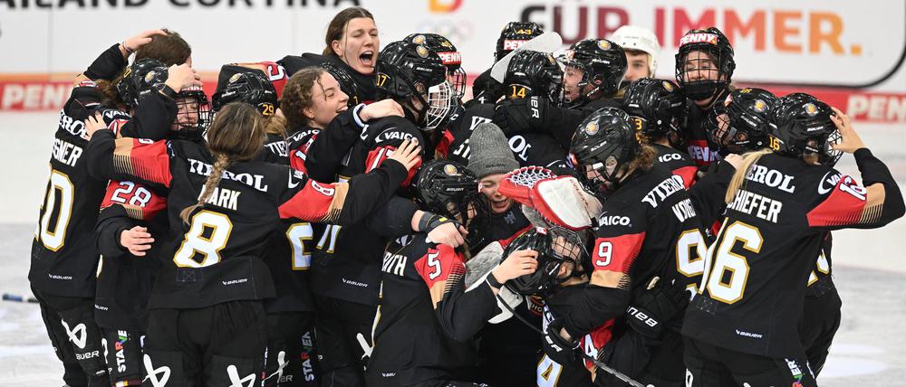 Die deutschen Eishockey-Frauen haben große Ziele bei der WM in Tschechien.
