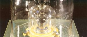 Norm mit Gewicht: Das „Urkilogramm“ war einer der berühmtesten Standards, wurde jetzt aber durch eine Definition über Naturkonstanten ersetzt.