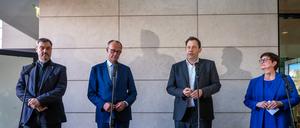 Die Parteivorsitzenden der möglichen Koalitionsparteien: Markus Söder (CSU), Friedrich Merz (CDU), Lars Klingbeil und Saskia Esken (beide SPD).