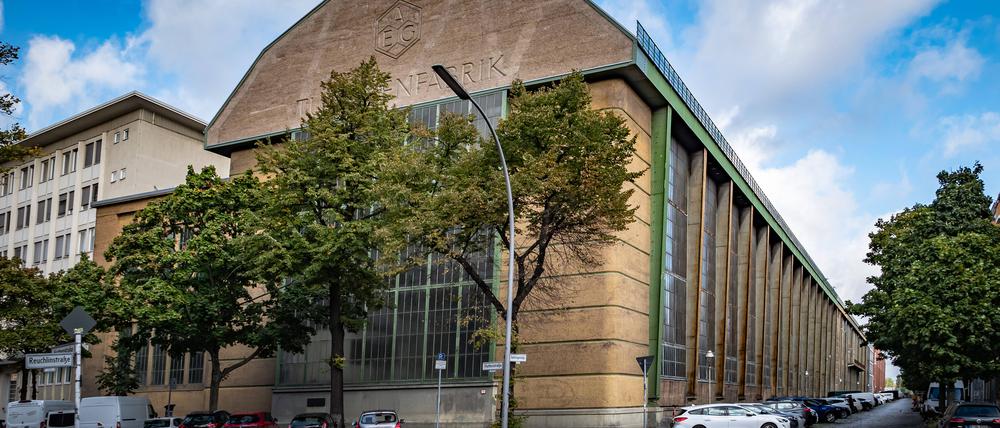Die historische Gasturbinenhalle von Siemens Energy könnte demnächst im Schatten eines Hochhauses stehen: der neuen Konzernzentrale von Siemens Energy.