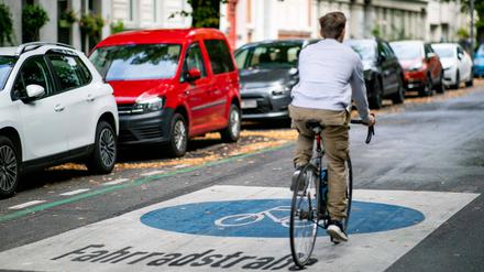 Die Fahrradstraße Bizetstraße in Weißensee.