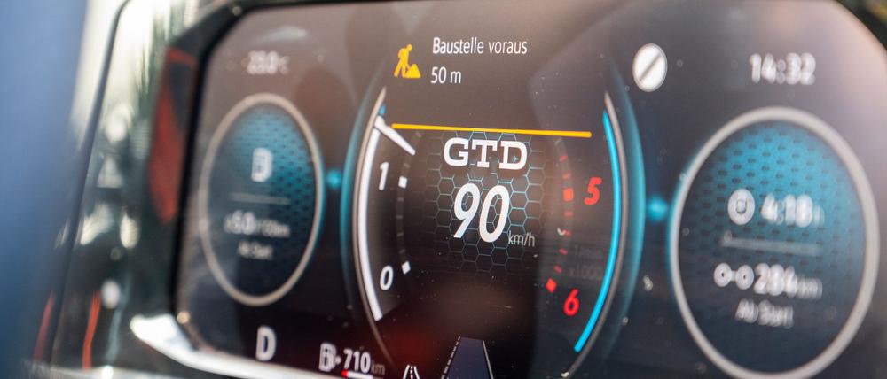 Das C-ITS-Frühwarnsystem warnt Autofahrer per WLAN über kurzfristig eingerichtete Baustellen. (Archivbild)