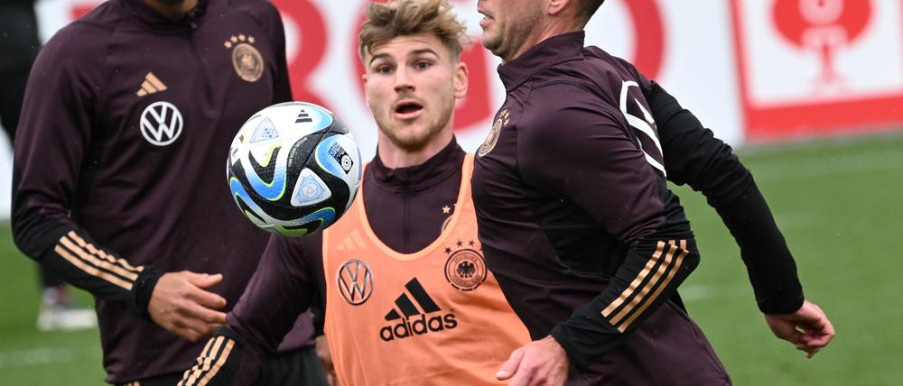 Einst Kollegen im Nationalteam: Werner und Götze (r).
