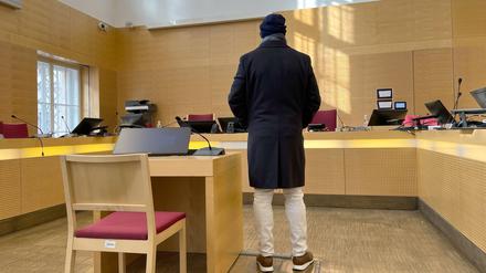 Der Angeklagte soll eine Mitschuld am Suizid der Ärztin tragen.