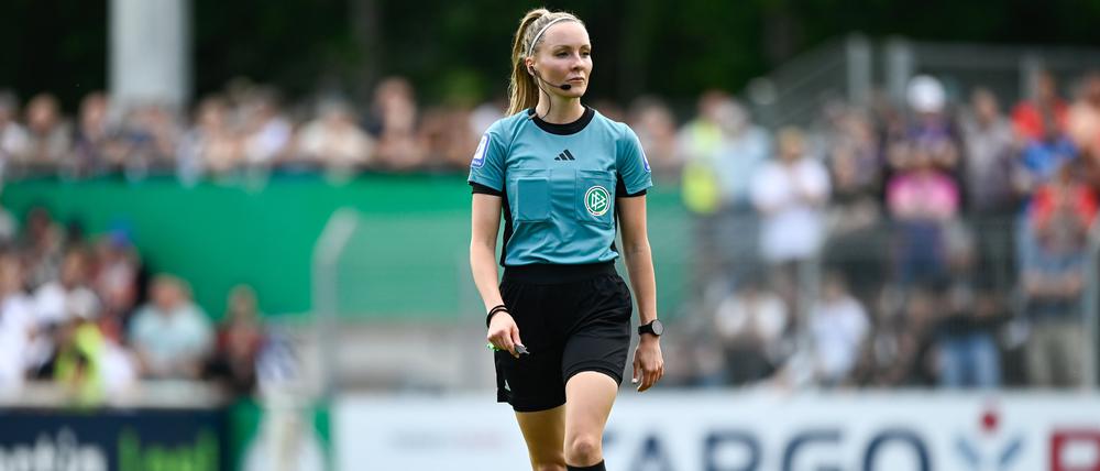 Schiedsrichterin Fabienne Michel musste sich auf übelste beleidigen lassen.