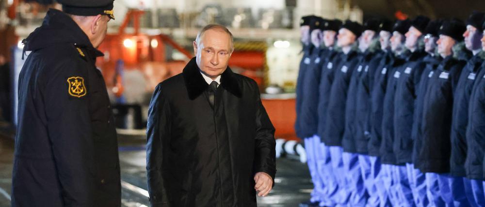 Wladimir Putin bei Stapellauf des russischen Atom-U-Boots „Perm“ in Murmansk.