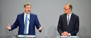 Markus Söder, Ministerpräsident von Bayern und CSU-Vorsitzender, und Friedrich Merz: Da erklärt wohl einer dem anderen was.