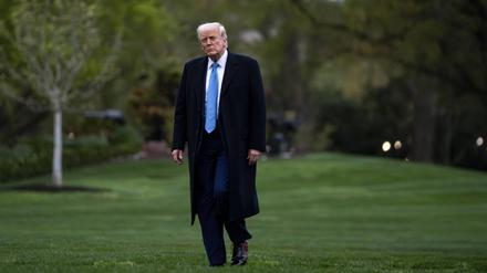US-Präsident Donald Trump auf dem Rasen des Weißen Hauses.