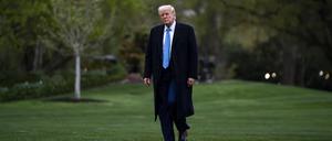 US-Präsident Donald Trump auf dem Rasen des Weißen Hauses.