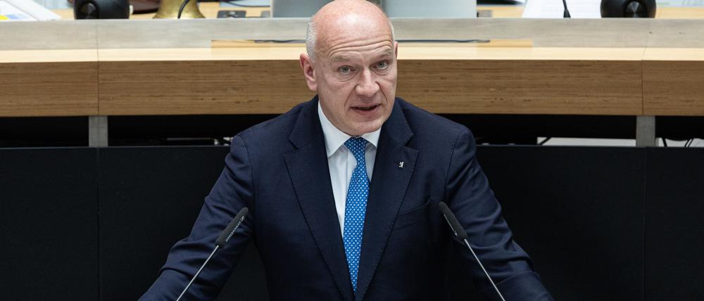 Regierungschef Kai Wegner (CDU) hofft auf Zustimmung für die Verwaltungsreform im Abgeordnetenhaus.