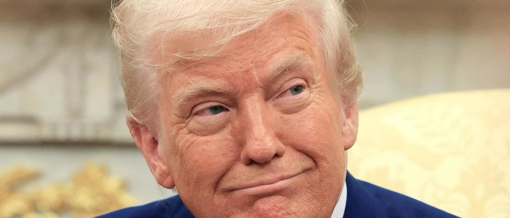 US-Präsident Trump will seine schönen Haare besser pflegen können. (Archivbild)