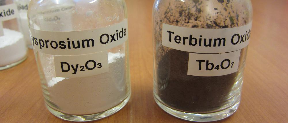 Die Seltenen Erden Dysprosium und Terbium werden für Magnete in Elektromotoren gebraucht.