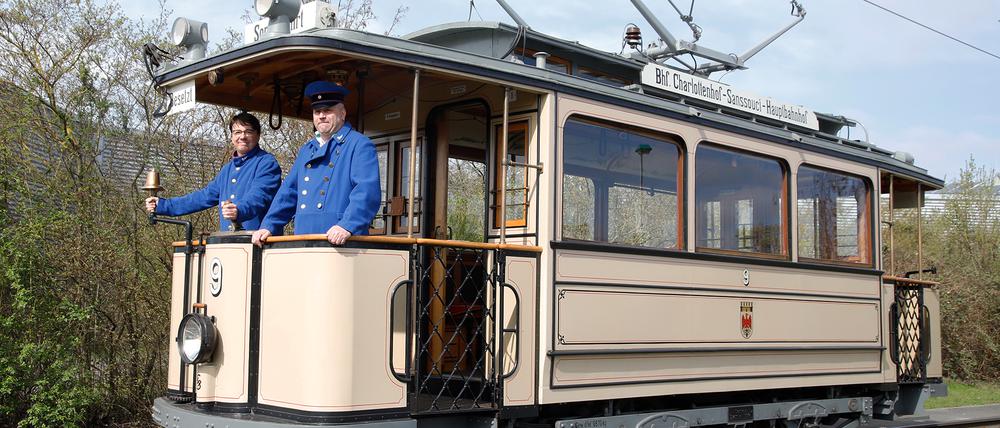 Der Lindner-Motorwagen Nr. 9 wird Denkmal des Monats.
