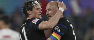 Zwei Protagonisten des Aufschwungs bei Hertha BSC. Fabian Reese (l.) schießt vorne die Tore, Toni Leistner verhindert sie hinten.