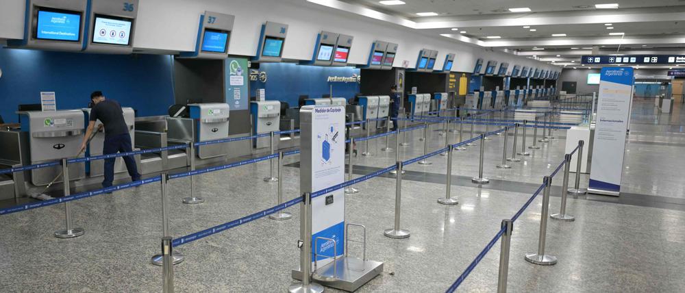 Blick auf den leeren Flughafen Jorge Newbery wegen gestrichener Flüge während eines 24-stündigen Streiks aller Verkehrsmittel (außer Bussen),
