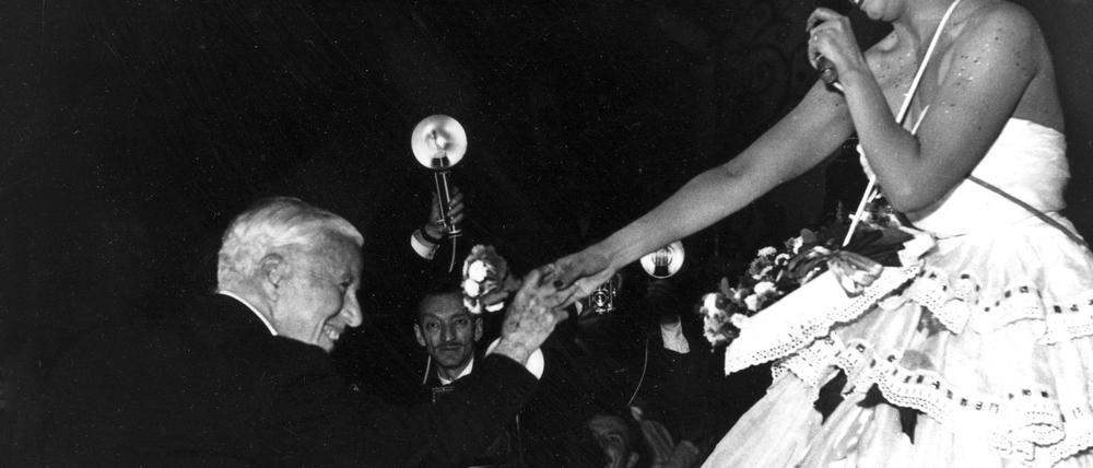 Josephine Baker - hier auf einem Foto aus den 50er Jahren mit Charlie Chaplin.