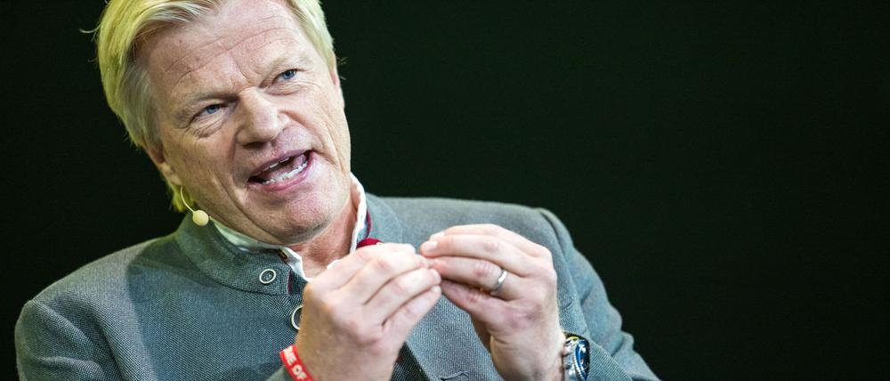 Ex-Chef Oliver Kahn kritisiert die fehlende Rückendeckung für Max Eberl beim FC Bayern.