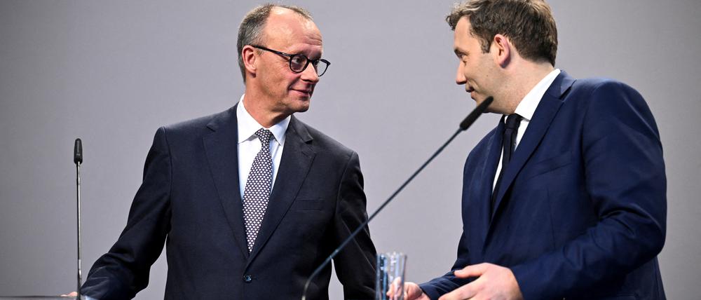 CDU-Chef Friedrich Merz und sein SPD-Kollege Lars Klingbeil (rechts) stellten den Koalitionsvertrag mit vor.