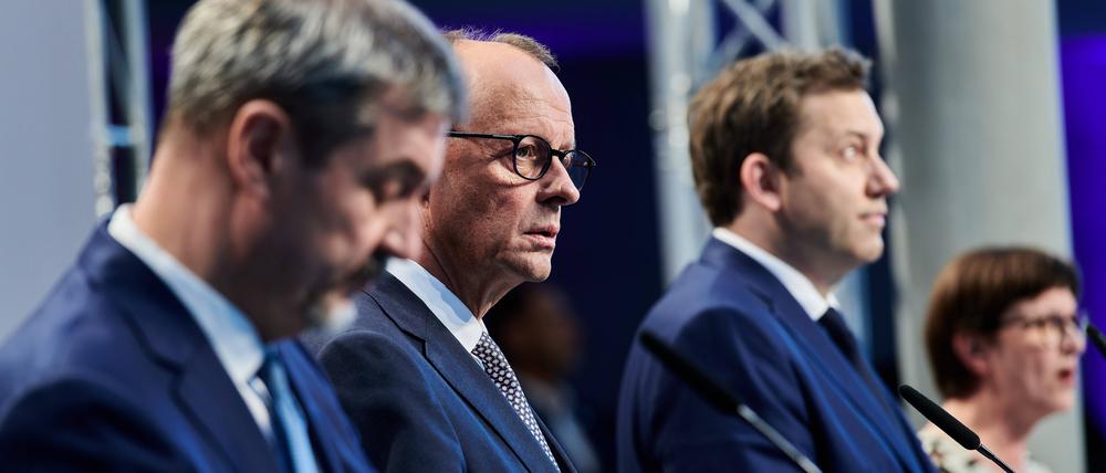 Nachdem sich CDU/CSU und SPD am Mittwoch auf einen Koalitionsvertrag geeinigt haben, sind die Erwartungen hinsichtlich der Leistungen der zukünftigen Bundesregierung eher zwiespältig.