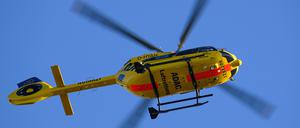 Ein Rettungshubschrauber brachte ein vierjähriges Kind ins Krankenhaus. (Symbolbild)