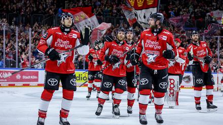 Sie feiern gerne. Die Kölner Haie nach einem Sieg im Halbfinale gegen Ingolstadt.