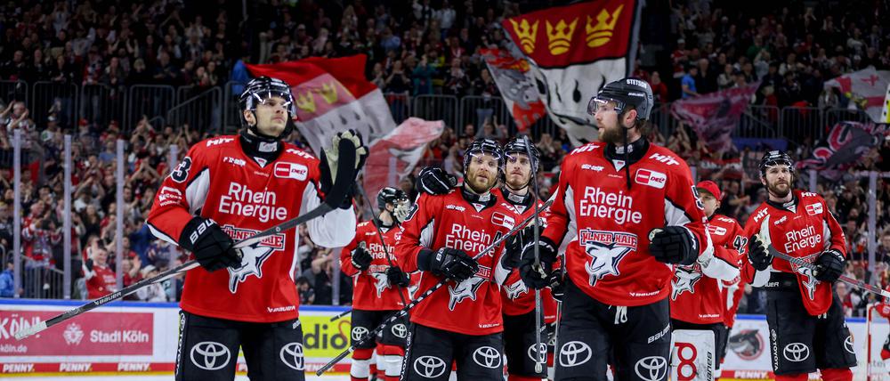 Sie feiern gerne. Die Kölner Haie nach einem Sieg im Halbfinale gegen Ingolstadt.