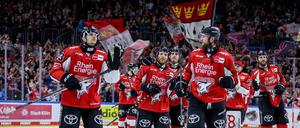Sie feiern gerne. Die Kölner Haie nach einem Sieg im Halbfinale gegen Ingolstadt.