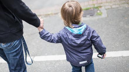 In Berlin stehen die Jugendämter wegen fehlendem Personal in der Kritik. (Archivbild)