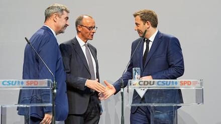 Bei der Vorstellung des Koalitionsvertrags waren Markus Söder, Friedrich Merz und Lars Klingbeil (v. l. n. r.) noch optimistisch.