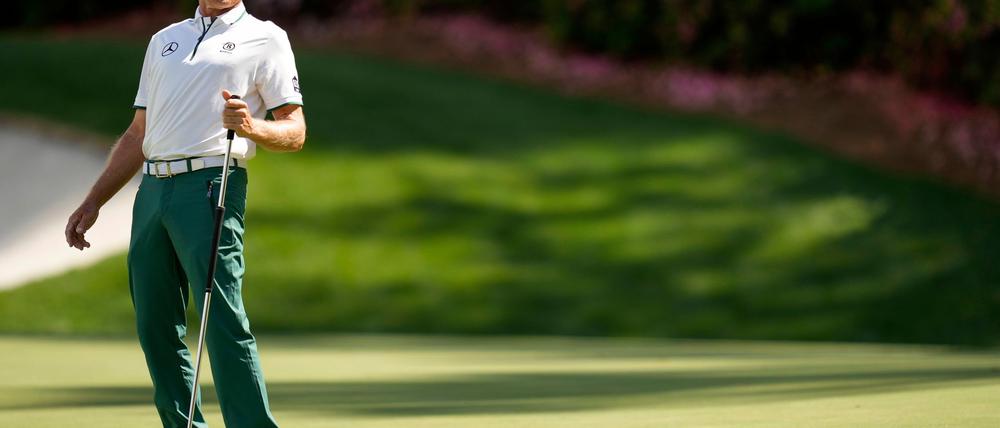 Golf-Routinier Bernhard Langer unterläuft in Augusta ein folgenschwerer Patzer.