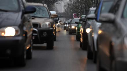 2024 gingen insgesamt rund 3,8 Millionen Verkehrsordnungswidrigkeitenanzeigen bei der Bußgeldstelle ein. (Symbolbild)