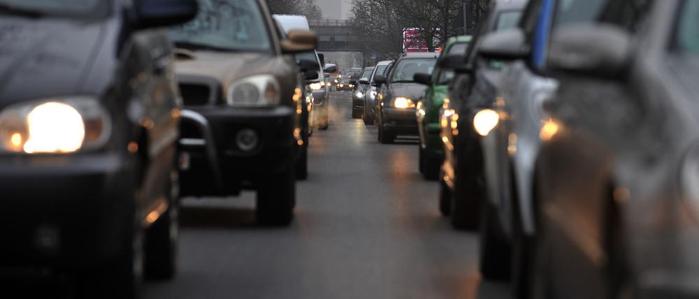 2024 gingen insgesamt rund 3,8 Millionen Verkehrsordnungswidrigkeitenanzeigen bei der Bußgeldstelle ein. (Symbolbild)