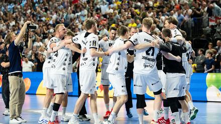 Der THW Kiel bejubelte im Pokal-Halbfinale einen dramatischen Sieg gegen die Rhein-Neckar Löwen. 