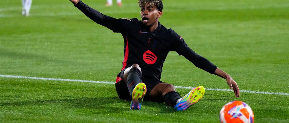 Es muss nicht immer ein Höhenflug sein: Lamine Yamal und der FC Barcelona.