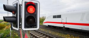 Über Ostern werden sowohl die Schnellbahnstrecke Stuttgart-Mannheim als auch die Rheintalbahn zwischen Karlsruhe und Basel wegen Sanierungsarbeiten gesperrt. (Archivbild)
