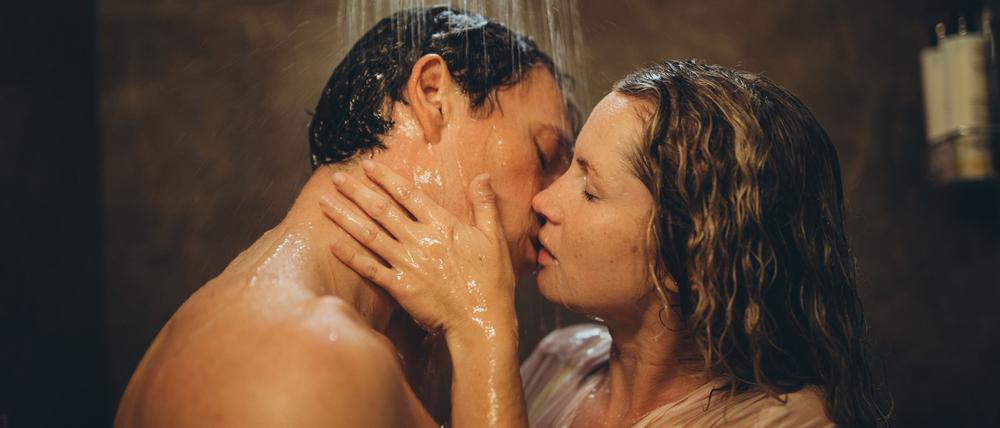 Cornelia Gröschel und Artjom Gilz spielen die Hauptrollen in dem ersten erotischen Film auf dem Sonntags-Sendeplatz im ZDF.