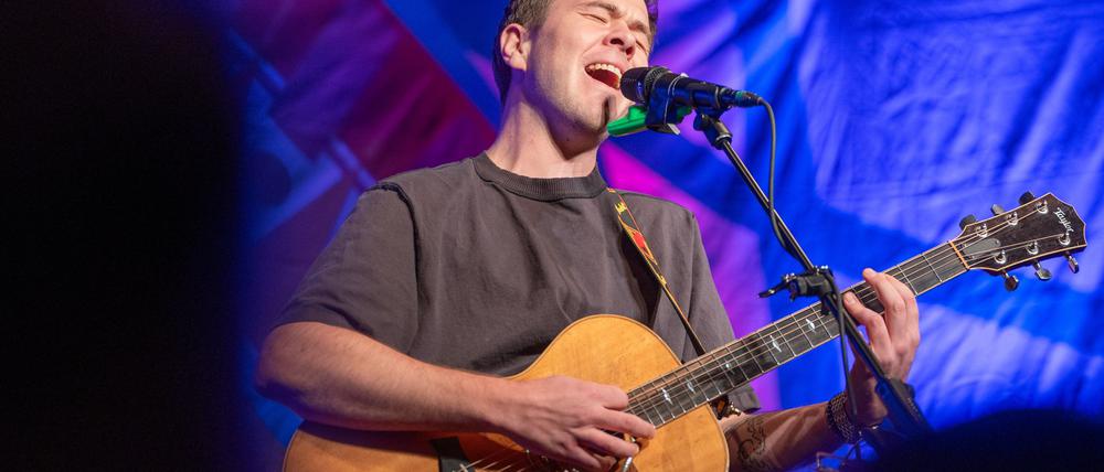 Rockt demnächst auch den Bierkönig am Ballermann: der oberbayerische Sänger Oimara.