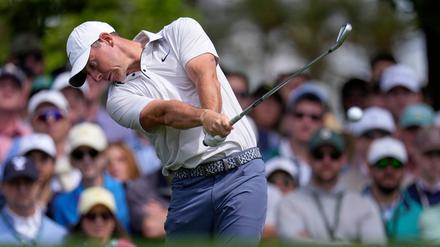 Rory McIlroy spielte am Samstag ganz starkes Golf und liegt vor der Schlussrunde in Führung.