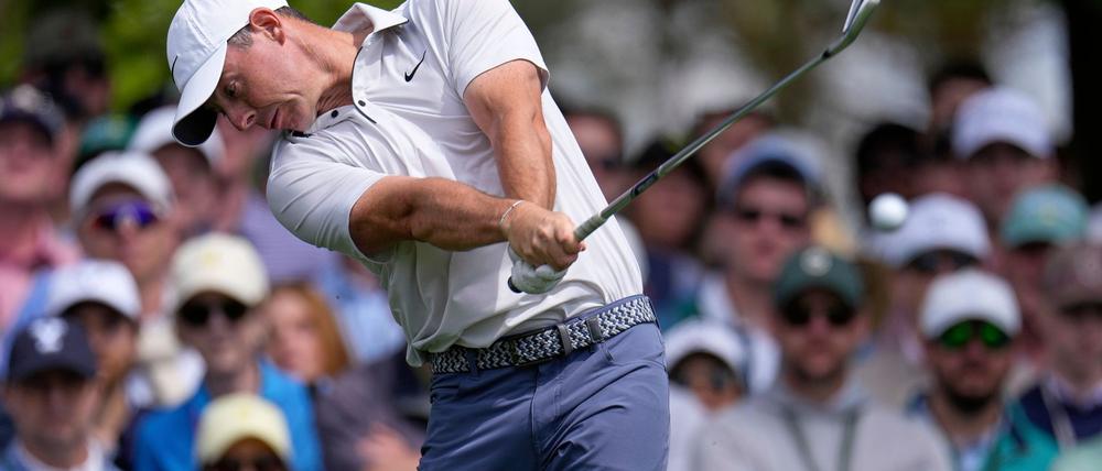 Rory McIlroy spielte am Samstag ganz starkes Golf und liegt vor der Schlussrunde in Führung.