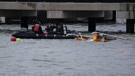 Der Hubschrauber stürzte am Donnerstag in den New Yorker Hudson River.