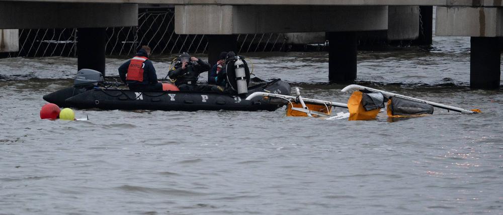 Der Hubschrauber stürzte am Donnerstag in den New Yorker Hudson River.