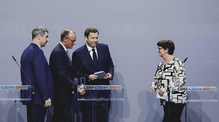 Markus Söder (CSU), Friedrich Merz (CDU), Lars Klingbeil (SPD) und die scheidende SPD-Parteichefin Saskia Esken – sie alle gehören dem Koalitionsausschuss an. 