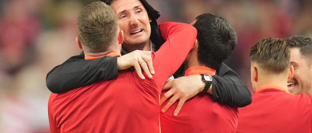 Miroslav Klose feiert eine emotionale Rückkehr nach Kaiserslautern.