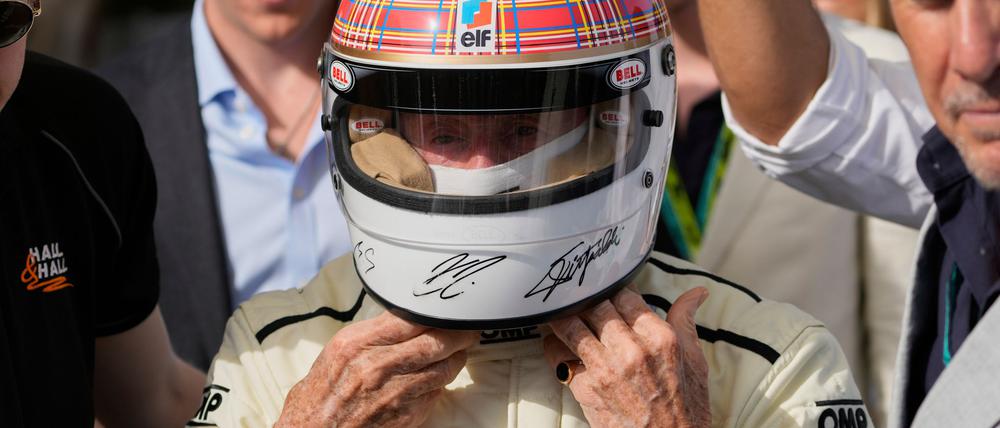 Diesen Helm auch mit Michael Schumachers Initialen trug Jackie Stewart mit besonderer Freude.